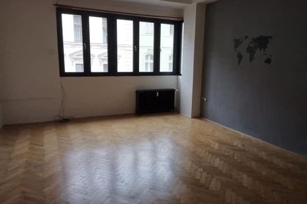 Prenájom bytu 4-izbový 110 m², Hálkova, Praha Prenájom bytu 4-izbový 110 m², Hálkova, Praha