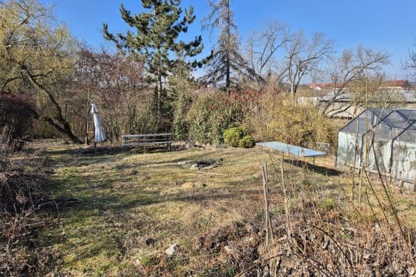 Prenájom pozemku 1.000 m², Veleň Prenájom pozemku 1.000 m², Veleň