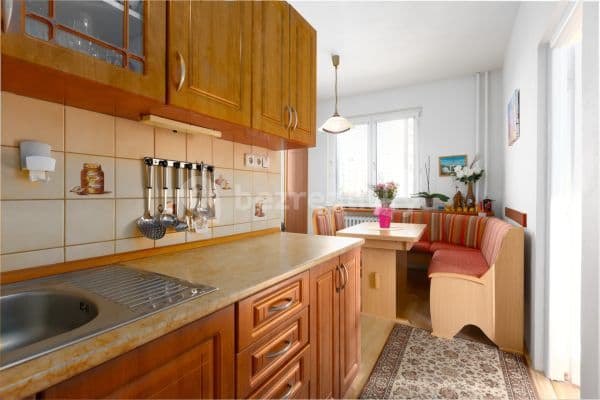 Prenájom bytu 3-izbový 63 m², Krymská, Karlovy Vary Prenájom bytu 3-izbový 63 m², Krymská, Karlovy Vary