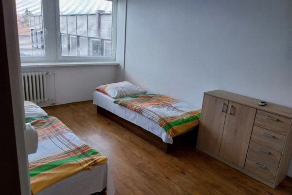 Prenájom bytu 1-izbový 30 m², Holešovská, Fryšták Prenájom bytu 1-izbový 30 m², Holešovská, Fryšták