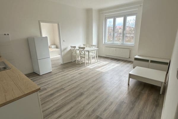 Prenájom bytu 3-izbový 75 m², Pod Labuťkou, Praha Prenájom bytu 3-izbový 75 m², Pod Labuťkou, Praha
