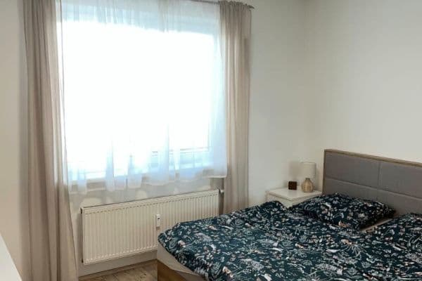 Prenájom bytu 2-izbový 68 m², Dubinská, Pardubice Prenájom bytu 2-izbový 68 m², Dubinská, Pardubice