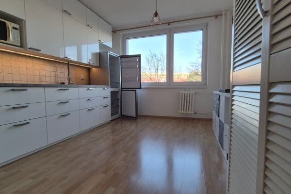 Prenájom bytu 3-izbový 79 m², Kpt. Stránského, Praha Prenájom bytu 3-izbový 79 m², Kpt. Stránského, Praha