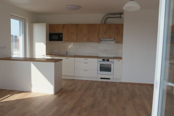 Prenájom bytu 3-izbový 83 m², Kadečkové, Praha Prenájom bytu 3-izbový 83 m², Kadečkové, Praha