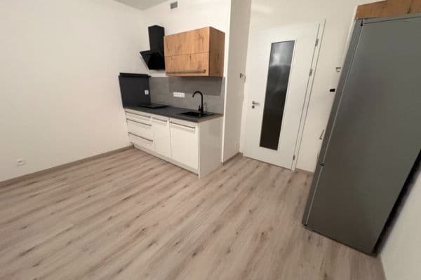 Prenájom bytu 1-izbový 34 m², Poděbradská, Hlavní město Praha Prenájom bytu 1-izbový 34 m², Poděbradská, Hlavní město Praha
