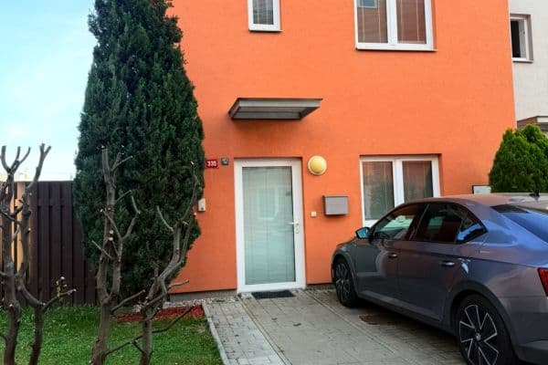 Prenájom domu 100 m², pozemok 100 m², Za Devítkou, Jinočany Prenájom domu 100 m², pozemok 100 m², Za Devítkou, Jinočany