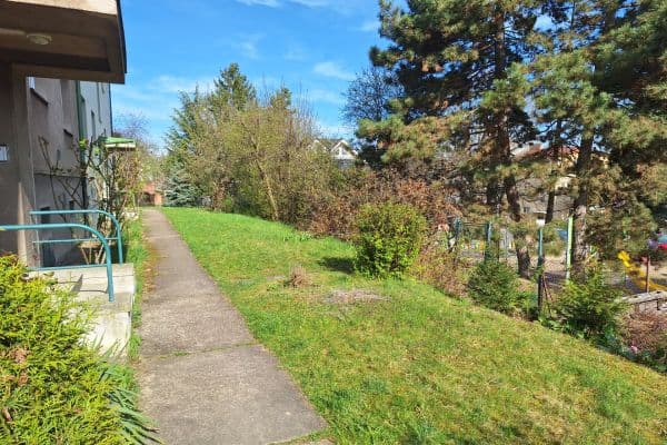 Prenájom bytu 2-izbový 57 m², Naskové, Praha Prenájom bytu 2-izbový 57 m², Naskové, Praha