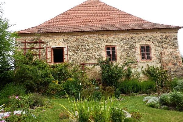 Prenájom rekreačného objektu, Hlohovice - Svinná Prenájom rekreačného objektu, Hlohovice - Svinná