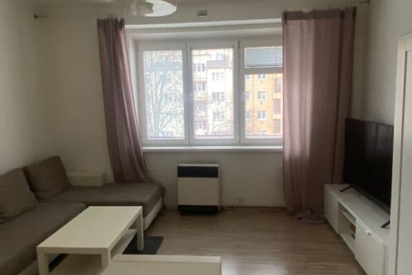 Prenájom bytu 1-izbový 36 m², Kolbenova, Praha Prenájom bytu 1-izbový 36 m², Kolbenova, Praha