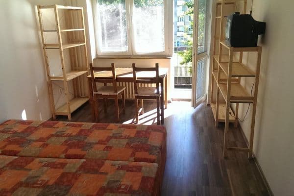 Prenájom bytu 1-izbový 27 m², Horná, Rača Prenájom bytu 1-izbový 27 m², Horná, Rača