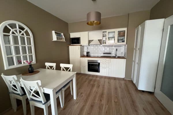 Prenájom bytu 2-izbový 52 m², V Zahrádkách, Praha Prenájom bytu 2-izbový 52 m², V Zahrádkách, Praha