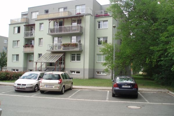 Prenájom bytu 2-izbový 47 m², Dubová, Pardubice Prenájom bytu 2-izbový 47 m², Dubová, Pardubice