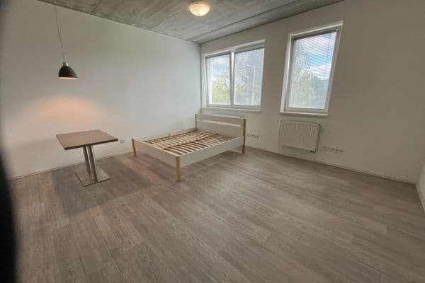 Prenájom bytu 1-izbový 45 m², U Uhříněveské obory, Hlavní město Praha Prenájom bytu 1-izbový 45 m², U Uhříněveské obory, Hlavní město Praha