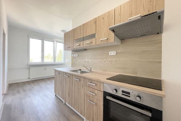 Prenájom bytu 2-izbový 61 m², Jeronýmova, Jablonec nad Nisou Prenájom bytu 2-izbový 61 m², Jeronýmova, Jablonec nad Nisou