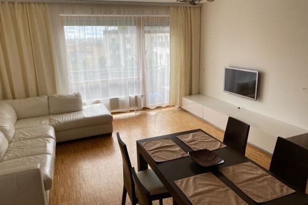 Prenájom bytu 2-izbový 68 m², Univerzitní, Praha Prenájom bytu 2-izbový 68 m², Univerzitní, Praha