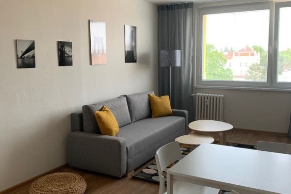 Prenájom bytu 2-izbový 43 m², Dr. Horákové, Poděbrady Prenájom bytu 2-izbový 43 m², Dr. Horákové, Poděbrady