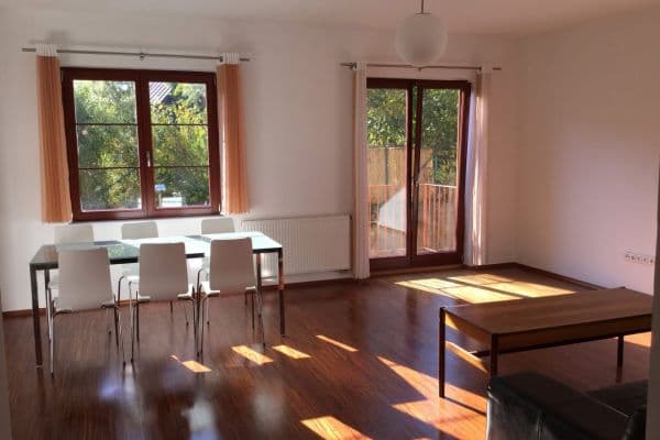 Prenájom bytu 3-izbový 100 m², Komenského, Černošice Prenájom bytu 3-izbový 100 m², Komenského, Černošice