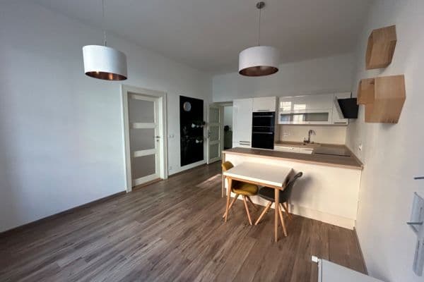 Prenájom bytu 2-izbový 59 m², Havlíčkova, Pardubice Prenájom bytu 2-izbový 59 m², Havlíčkova, Pardubice