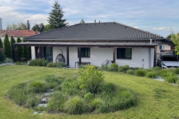 Prenájom domu 120 m², pozemok 798 m², U Potoka, Kostelec nad Labem Prenájom domu 120 m², pozemok 798 m², U Potoka, Kostelec nad Labem