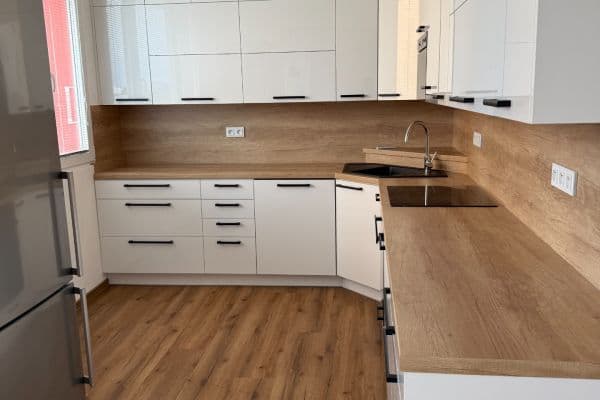 Prenájom bytu 3-izbový 60 m², Nerudova, Kolín, Středočeský kraj Prenájom bytu 3-izbový 60 m², Nerudova, Kolín, Středočeský kraj