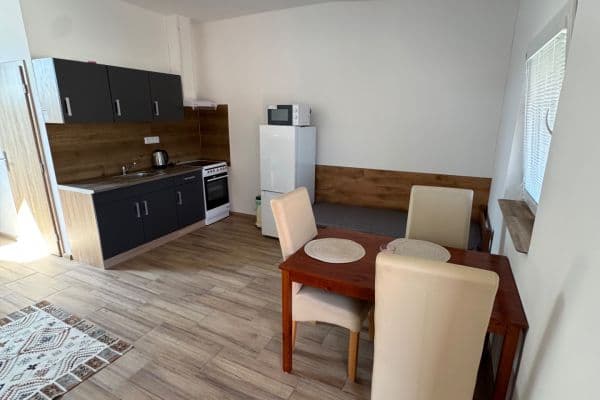 Prenájom bytu 1-izbový 36 m², Libeř Prenájom bytu 1-izbový 36 m², Libeř