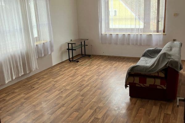 Prenájom bytu 1-izbový 44 m², Velimská, Sokoleč Prenájom bytu 1-izbový 44 m², Velimská, Sokoleč
