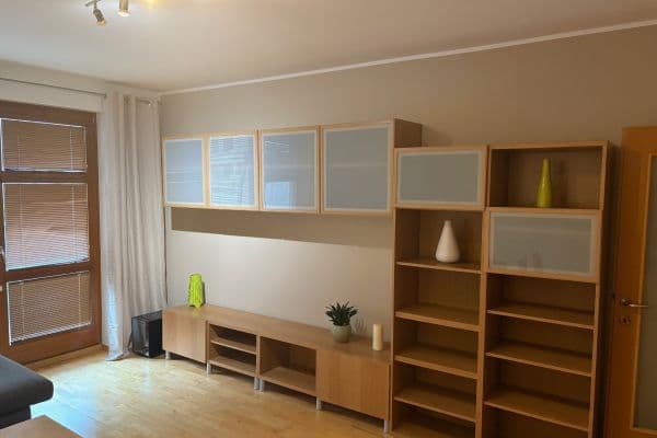 Prenájom bytu 2-izbový 54 m², Marie Cibulkové, Praha Prenájom bytu 2-izbový 54 m², Marie Cibulkové, Praha