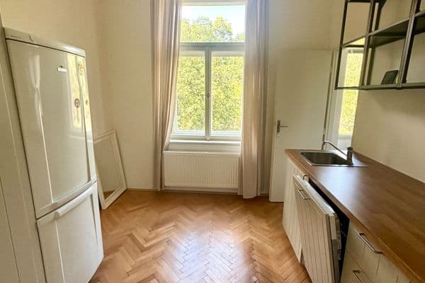 Prenájom bytu 3-izbový 93 m², Husitská, Praha Prenájom bytu 3-izbový 93 m², Husitská, Praha
