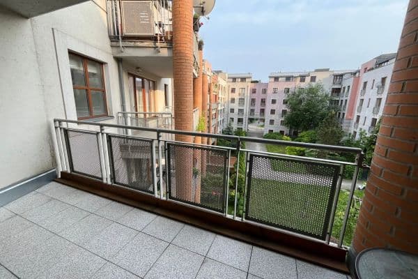 Prenájom bytu 3-izbový 101 m², Máslova, Praha Prenájom bytu 3-izbový 101 m², Máslova, Praha