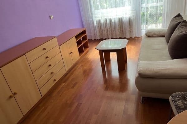 Prenájom bytu 2-izbový 45 m², Chabařovická, Praha Prenájom bytu 2-izbový 45 m², Chabařovická, Praha