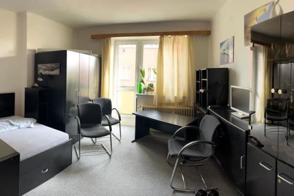 Predaj bytu 2-izbový 64 m², 28. pluku, Hlavní město Praha Predaj bytu 2-izbový 64 m², 28. pluku, Hlavní město Praha