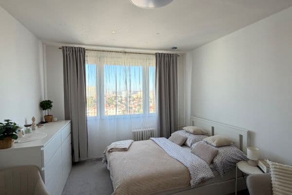 Prenájom bytu 1-izbový 25 m², Jahodová, Praha Prenájom bytu 1-izbový 25 m², Jahodová, Praha
