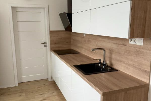 Prenájom bytu 4-izbový 84 m², Bzenecká, Plzeň, Plzeňský kraj Prenájom bytu 4-izbový 84 m², Bzenecká, Plzeň, Plzeňský kraj