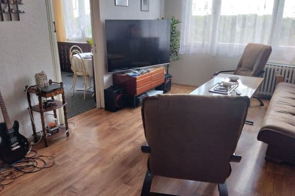 Predaj bytu 3-izbový 74 m², Nad Lesním divadlem, Praha Predaj bytu 3-izbový 74 m², Nad Lesním divadlem, Praha
