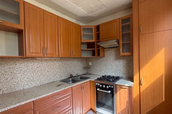 Predaj bytu 4-izbový 76 m², Čsl. armády, Karviná Predaj bytu 4-izbový 76 m², Čsl. armády, Karviná