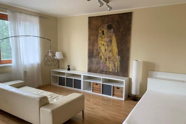 Prenájom bytu 1-izbový 35 m², K Zahrádkám, Praha Prenájom bytu 1-izbový 35 m², K Zahrádkám, Praha