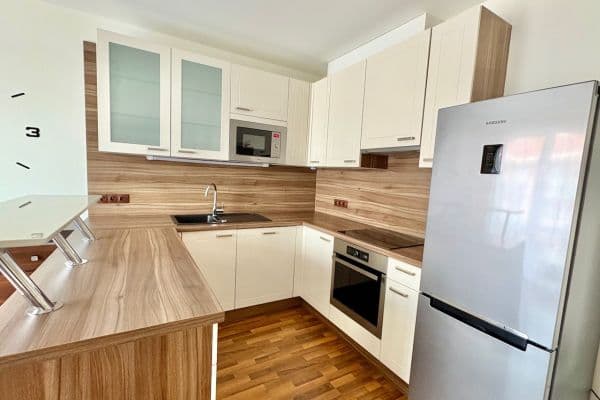 Prenájom bytu 3-izbový 64 m², Ecksteinova, Chýně Prenájom bytu 3-izbový 64 m², Ecksteinova, Chýně
