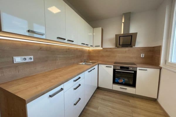 Prenájom bytu 1-izbový 37 m², Výškovická, Ostrava, Moravskoslezský kraj Prenájom bytu 1-izbový 37 m², Výškovická, Ostrava, Moravskoslezský kraj