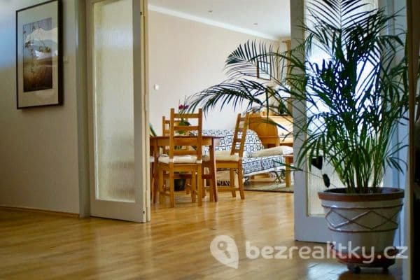 Prenájom bytu 3-izbový 102 m², Masarykova, Kutná Hora Prenájom bytu 3-izbový 102 m², Masarykova, Kutná Hora