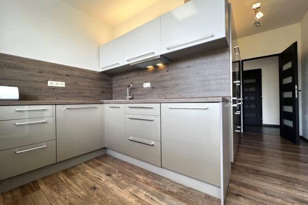 Prenájom bytu 3-izbový 69 m², Úštěk Prenájom bytu 3-izbový 69 m², Úštěk