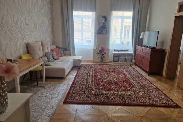 Prenájom bytu 3-izbový 75 m², Lidická, Praha Prenájom bytu 3-izbový 75 m², Lidická, Praha