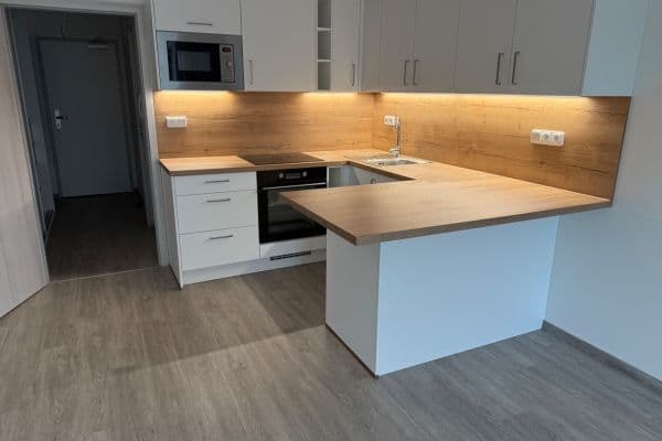 Prenájom bytu 1-izbový 37 m², Nad Stráněmi, Zlín, Zlínský kraj Prenájom bytu 1-izbový 37 m², Nad Stráněmi, Zlín, Zlínský kraj