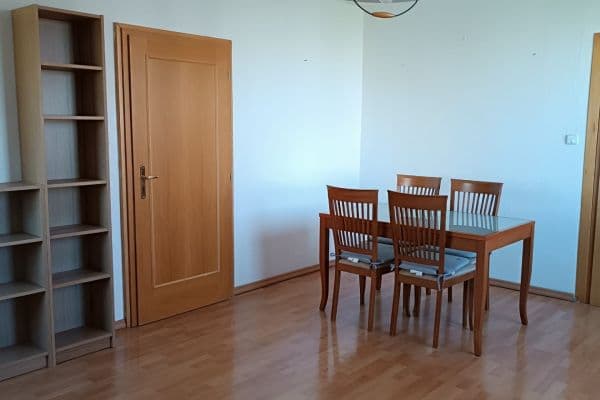 Prenájom bytu 3-izbový 77 m², Krosenská, Praha Prenájom bytu 3-izbový 77 m², Krosenská, Praha