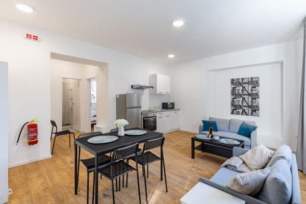 Prenájom bytu 2-izbový 40 m², Levická, Ružinov Prenájom bytu 2-izbový 40 m², Levická, Ružinov