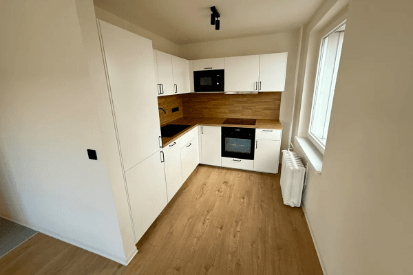 Prenájom bytu 2-izbový 42 m², Na Úlehli, Praha Prenájom bytu 2-izbový 42 m², Na Úlehli, Praha