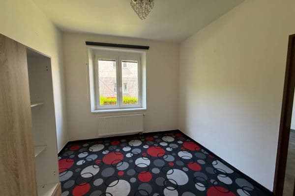 Prenájom bytu 2-izbový 43 m², U Svépomoci, Praha Prenájom bytu 2-izbový 43 m², U Svépomoci, Praha