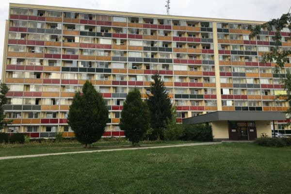 Prenájom bytu 1-izbový 30 m², Jana Masaryka, Hradec Králové Prenájom bytu 1-izbový 30 m², Jana Masaryka, Hradec Králové