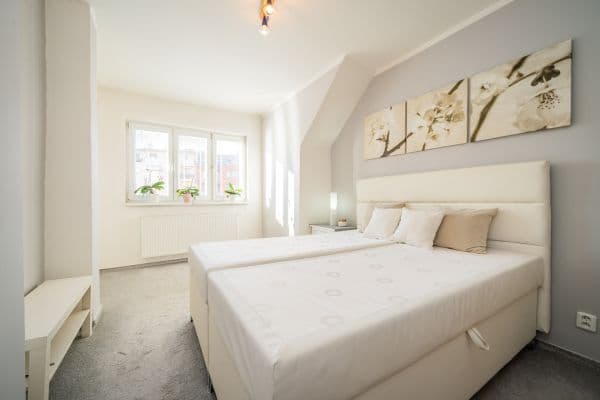 Prenájom bytu 2-izbový 59 m², Freyova, Praha Prenájom bytu 2-izbový 59 m², Freyova, Praha