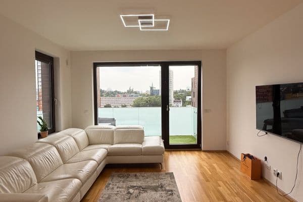 Prenájom bytu 3-izbový 85 m², Nekvasilova, Praha Prenájom bytu 3-izbový 85 m², Nekvasilova, Praha