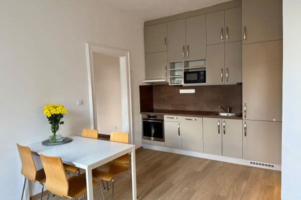 Prenájom bytu 2-izbový 52 m², U Svépomoci, Hlavní město Praha Prenájom bytu 2-izbový 52 m², U Svépomoci, Hlavní město Praha